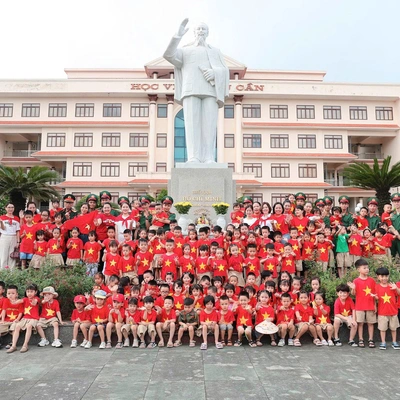 THAM QUAN, H&#7884;C T&#7852;P TRUY&#7872;N TH&#7888;NG T&#7840;I H&#7884;C VI&#7878;N H&#7852;U C&#7846;N